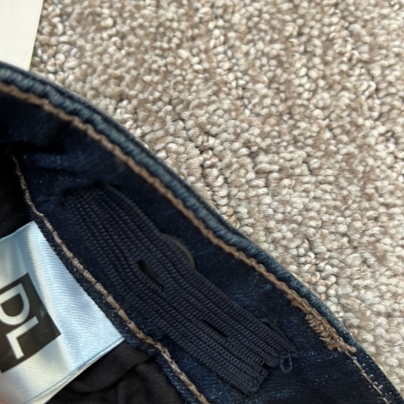 DL1961 Girls jeans size 5  new with tags adjustable waist - Picture 4 of 7